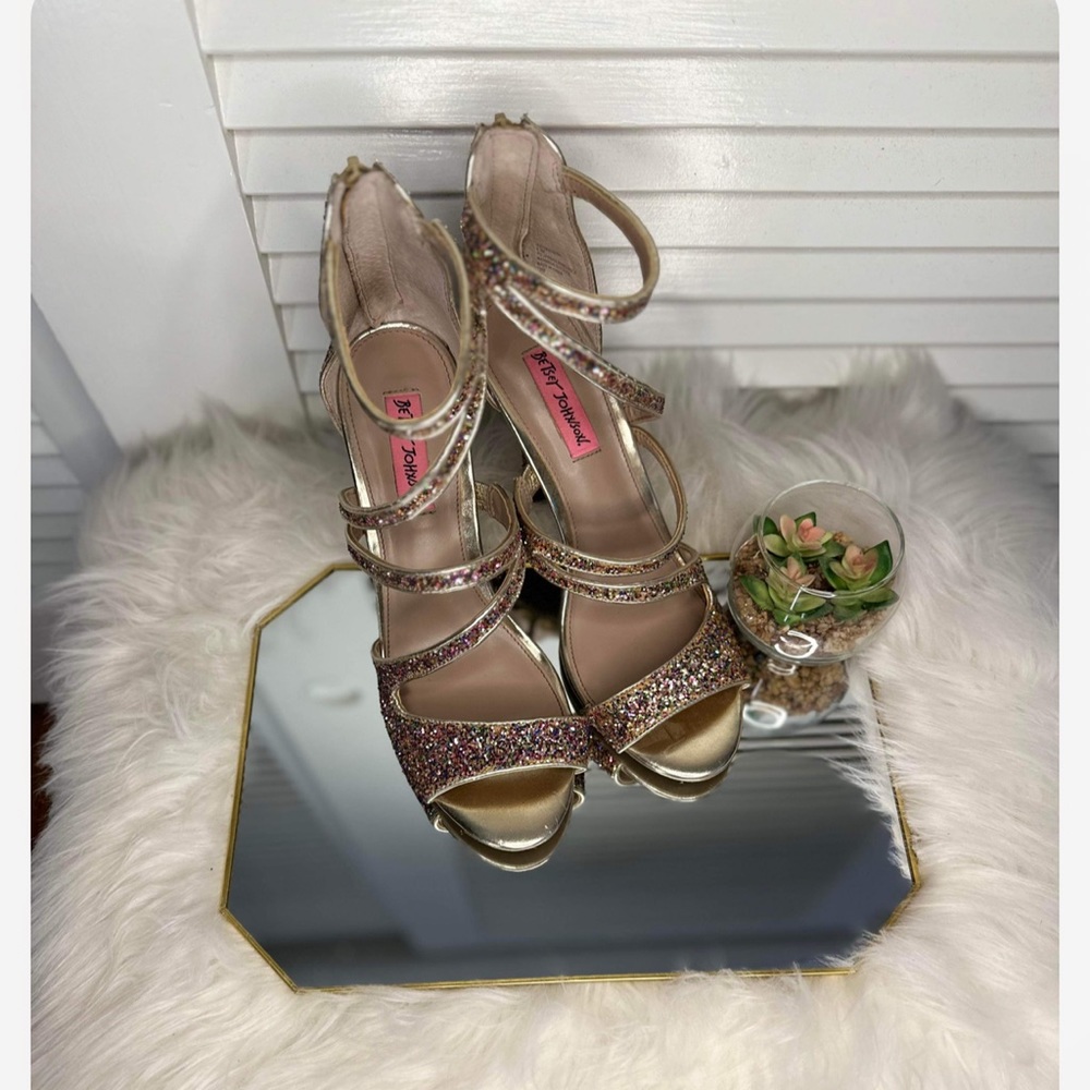 Rose Gold Glitter Izzy Betsey Johnson’s 8.5